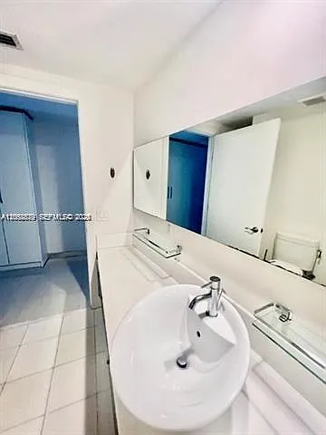 2950 NE 188th St #231 — Photo 16
