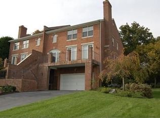 29 Stone Tower Ln, Wilmington, DE 19803