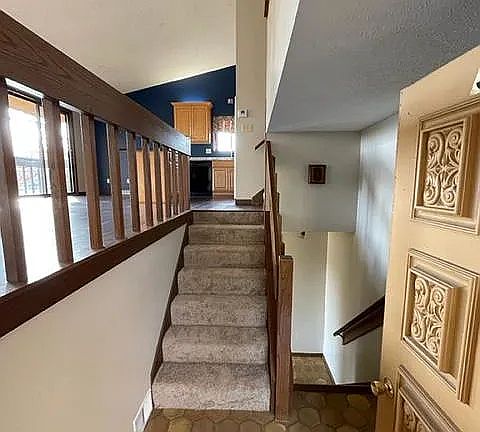2nd image of 3020-3024 Kemble Ave