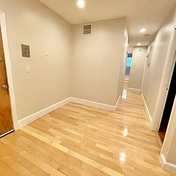 182 Cottage St #101 — Photo 9