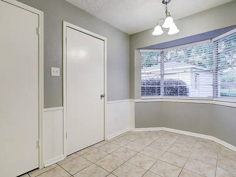12346 Huntington Venture Dr — Photo 11
