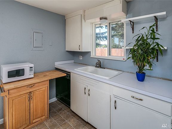 5th image of 38 SE Glencoe St