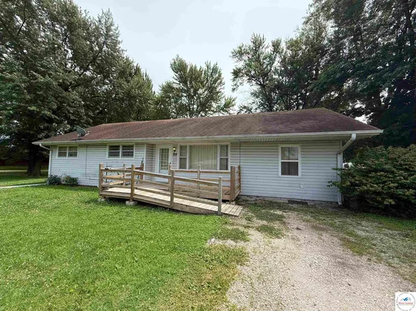 302 W Hiawatha St, Green Ridge, MO 65332