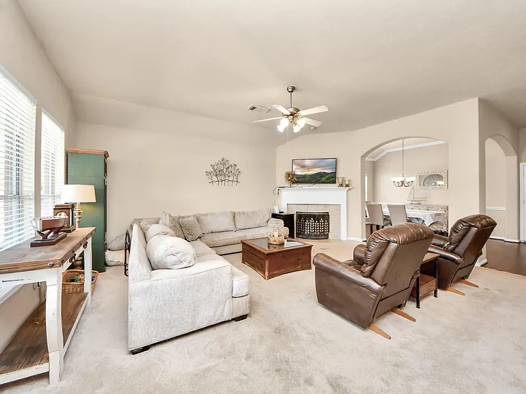 945 Autumn Brook St — Photo 10