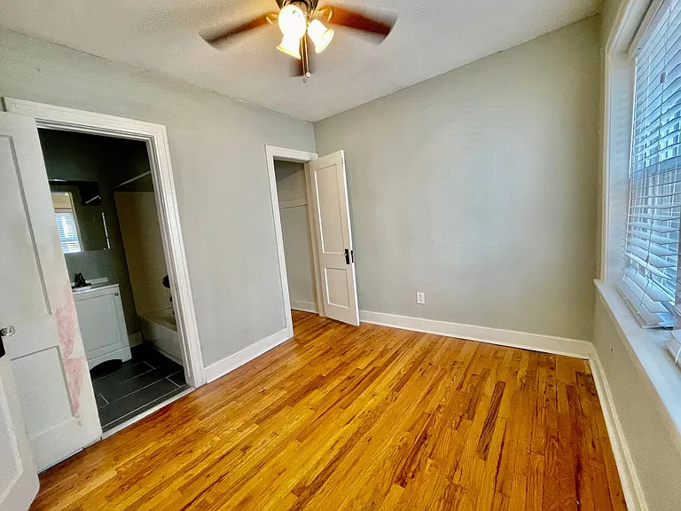 3715 Summit St #303 — Photo 9