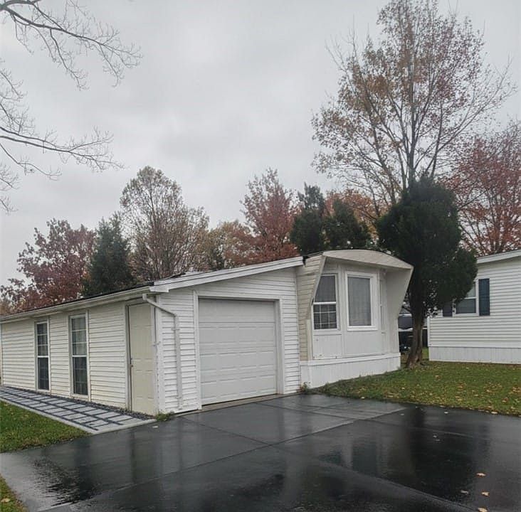 1st image of 6 Highridge Ter