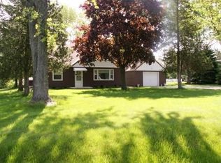 2500 S Meadowmere Pkwy, New Berlin, WI 53151