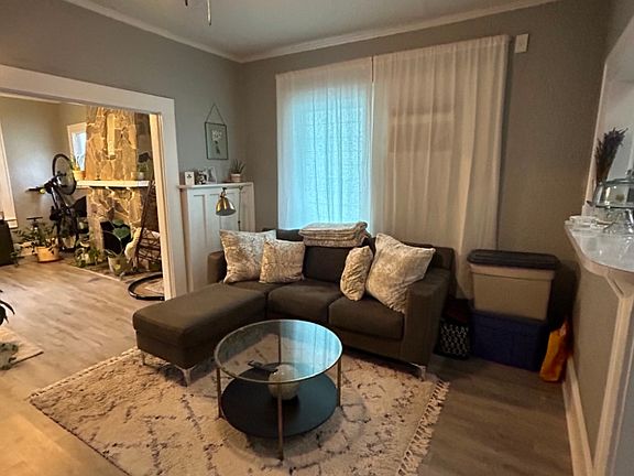 4th image of 811 Park Lake St #A