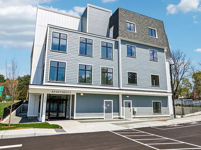 1060 Main Street — Photo 71