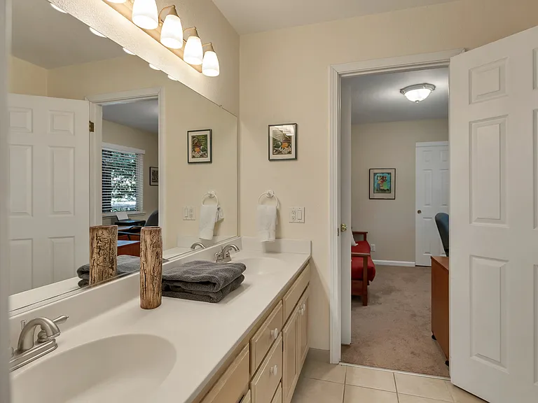 935 W Spain St #L — Photo 28