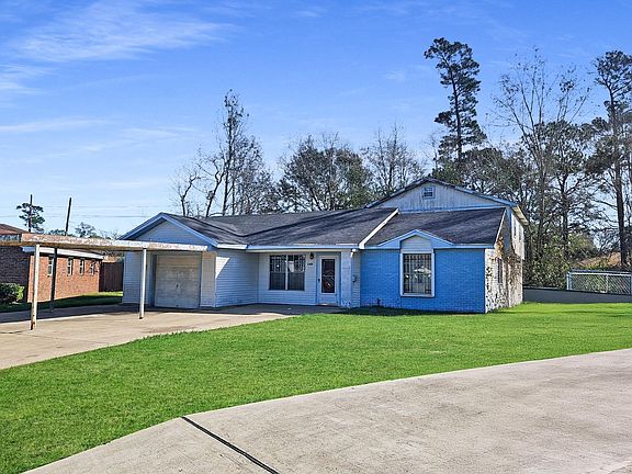 3rd image of 3320 Roslyn Ct