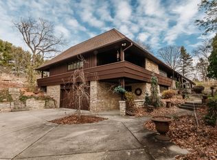 W319N344 Sandy Hollow Ct, Delafield, WI 53018