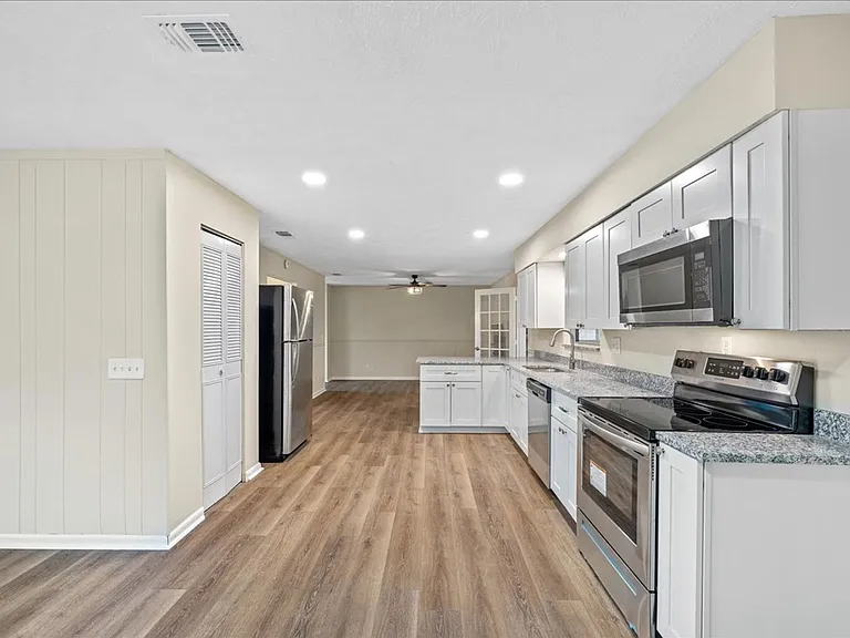 1683 Morningside Dr — Photo 16