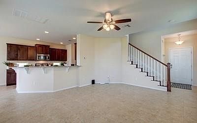 4th image of 215 Fistral Dr