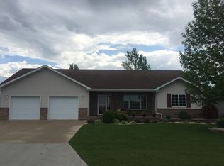 1523 11th Ave SE, East Grand Forks, MN 56721