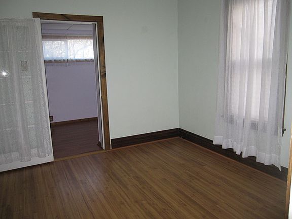 5th image of 5134 Brummel St