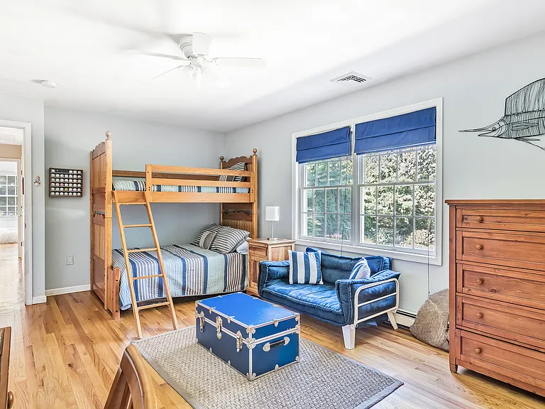 27 Edwards Ave — Photo 14