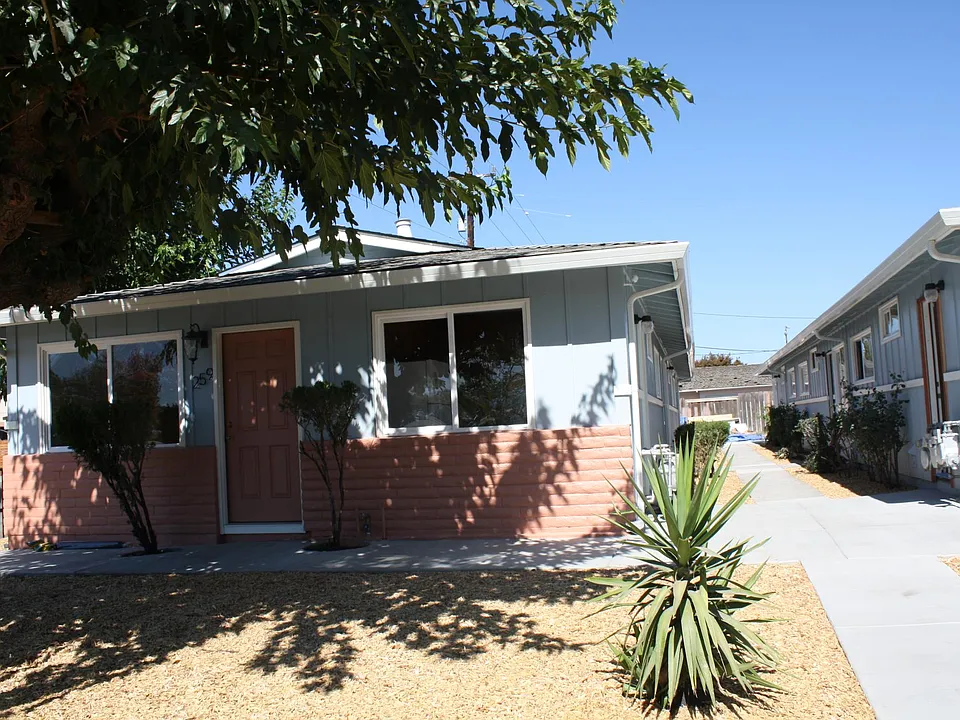 259 Selwyn Dr #B