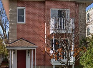 526 College St #2, Kingston, ON K7L4M9