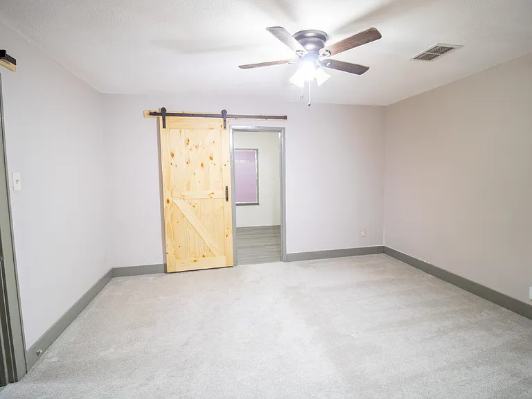 3114 Baylor St — Photo 9