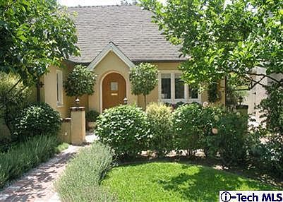 1st image of 32 Oak Knoll Gardens Dr