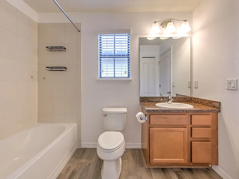 5116 Bay Isle Cir — Photo 32