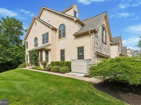 29 Penn Crossing Dr, East Norriton, PA 19401