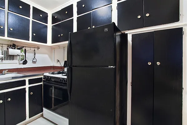 Sold by Corcoran | media 27