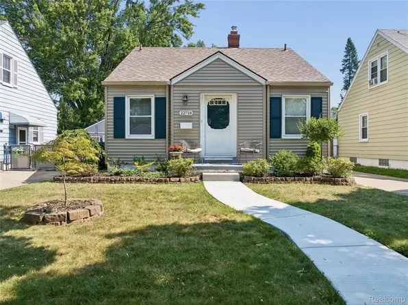 22718 Nowlin St, Dearborn, MI 48124