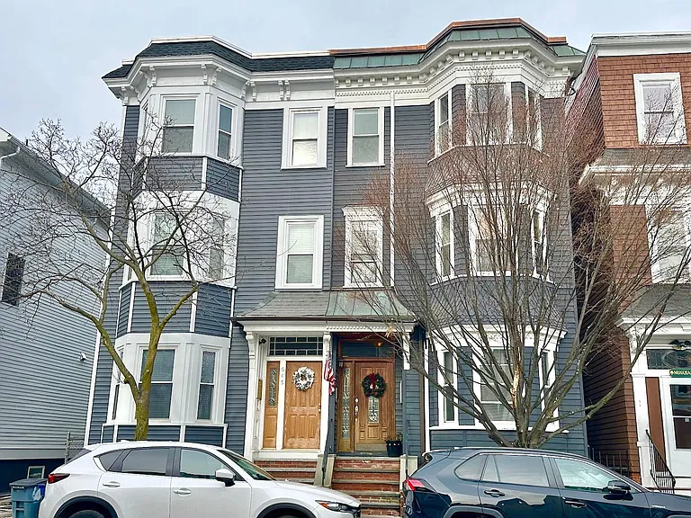 648 E 7th St #1 — Photo 19