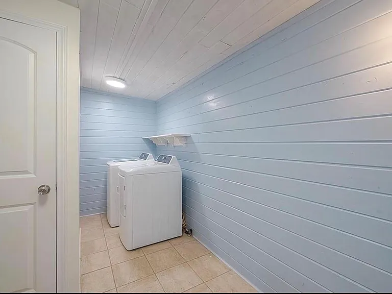 511 Bishop St — Photo 25