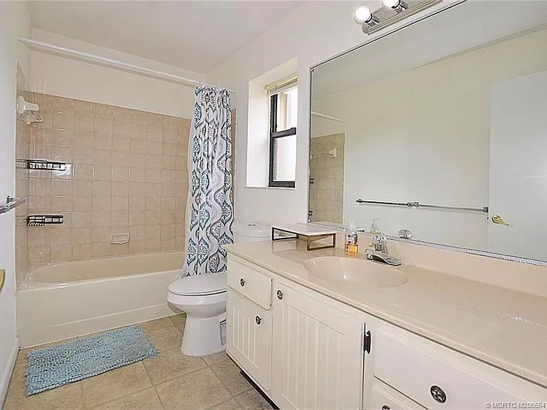 1999 NE Collins Cir #380 — Photo 10