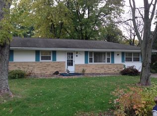 202 Ellen Ave, Savoy, IL
