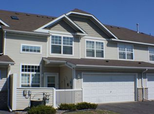 484 Hickory Ln N, Oakdale, MN 55128