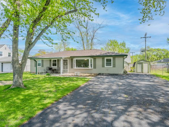 713 McCool Rd, Valparaiso, IN 46385