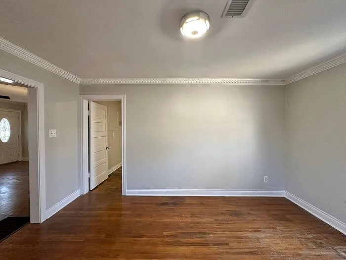 1309 S Robertson Ave — Photo 6