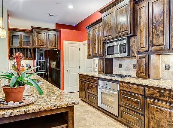 5th image of 2304 Peaceful Pointe Dr