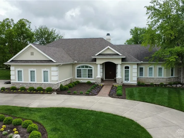 1192 Waters Edge Dr, Dayton, OH 45458