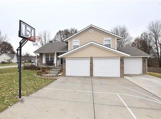 307 Amesbury Dr, Smithville, MO 64089