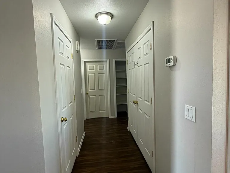 1346 E Peoria Ave — Photo 2