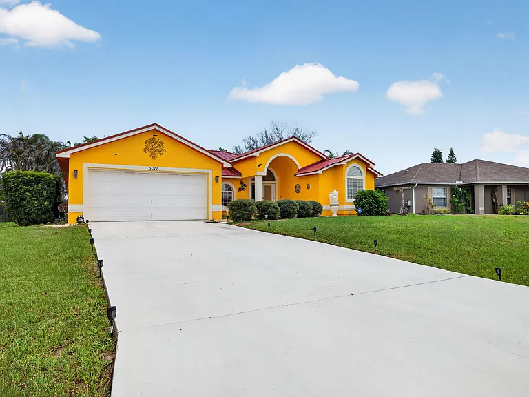 3077 SE Galt Cir — Photo 3