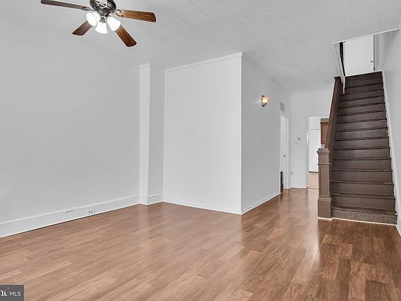 4th image of 1122 N George St