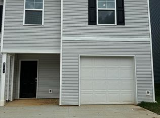 952 Lola Ln, Kingsport, TN 37663