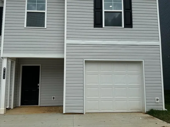 952 Lola Ln, Kingsport, TN 37663