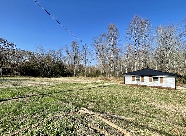 2nd image of 612 Smartt Station Rd