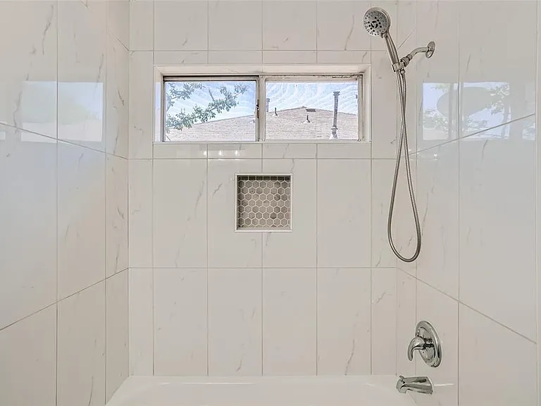1701 Hollow Tree Blvd — Photo 14