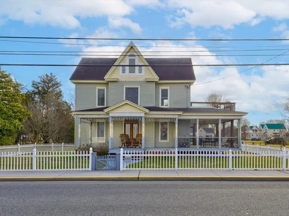 4420 Main St, Chincoteague, VA 23336