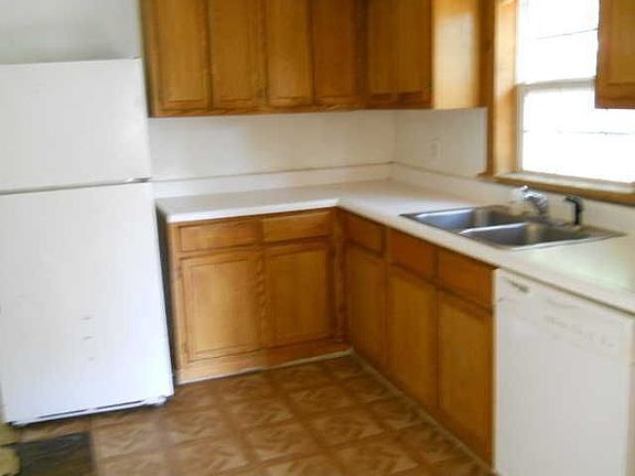 3rd image of 4527 S Xenophon Ave