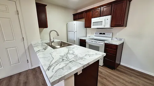 Collins Point Apartments Photo 1