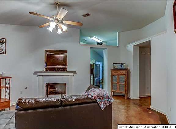 4th image of 6470 Jamie Dr